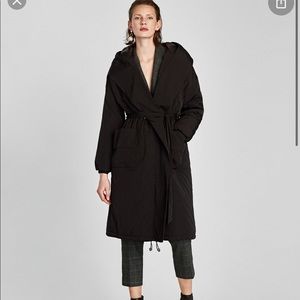 Zara puffer coat with hood (medium)